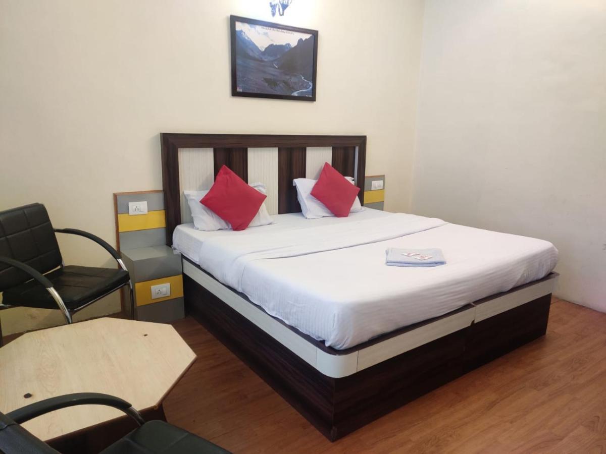 Hotel Amandeep Дармсала Екстер'єр фото