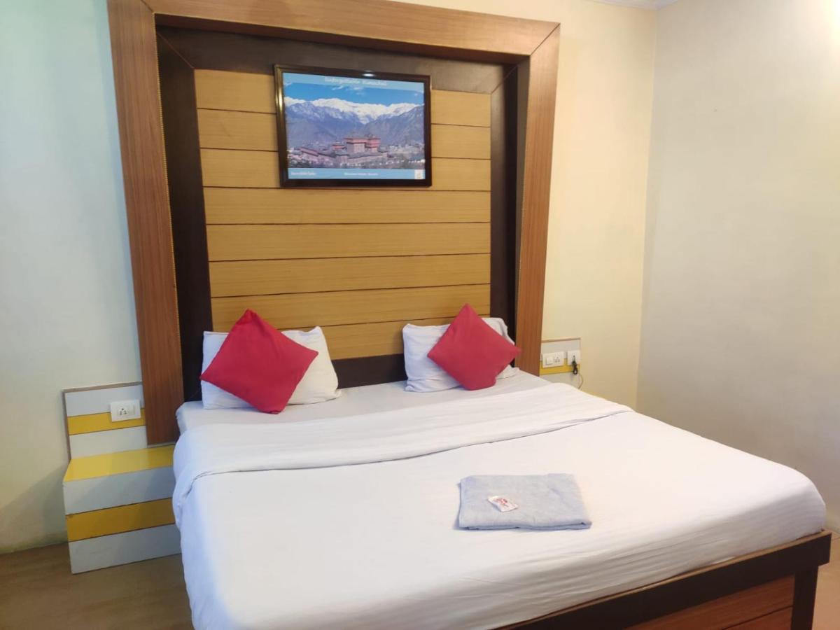 Hotel Amandeep Дармсала Екстер'єр фото