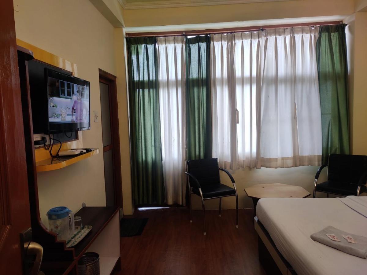 Hotel Amandeep Дармсала Екстер'єр фото